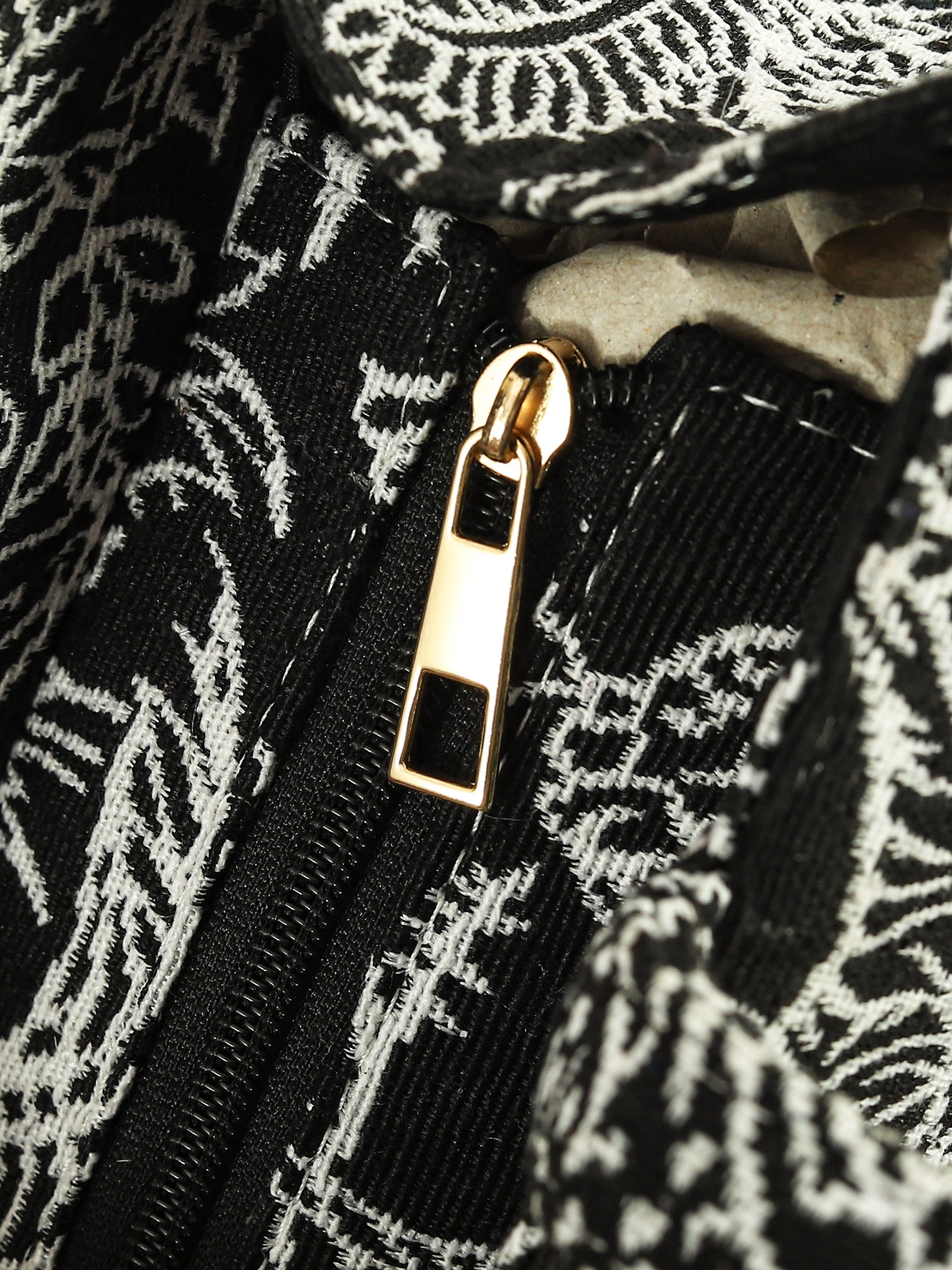 Women Geometric Printed Swagger Tote Bag